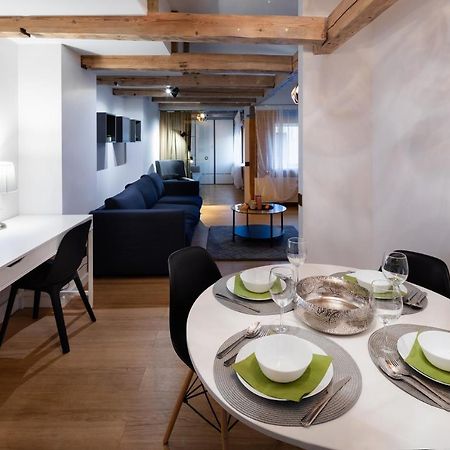 Merkela Loft Apartment Beside Vermanes Park Riga Exterior photo
